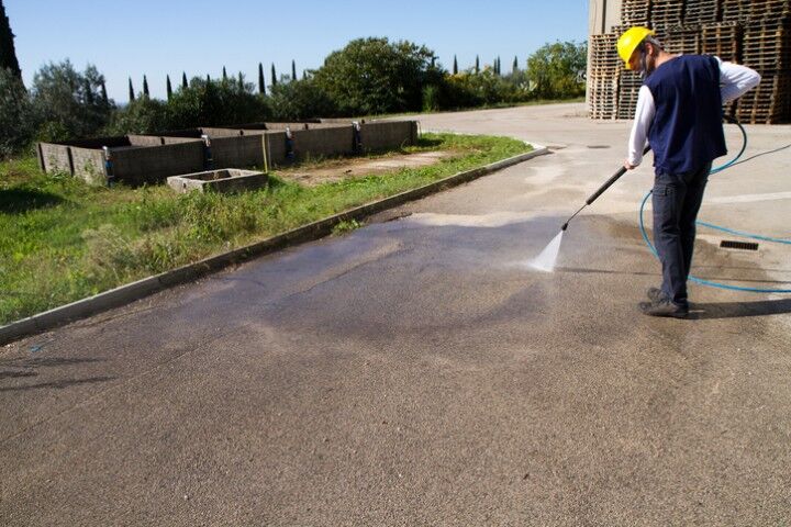 Concrete Cleaning by All Pro Pressure Wash Plus LLC