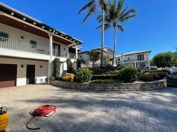 Paver Cleaning Services in Sarasota, FL (1)