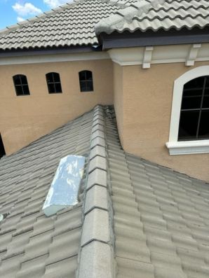 Before & After Roof Cleaning in Sarasota, FL (7)